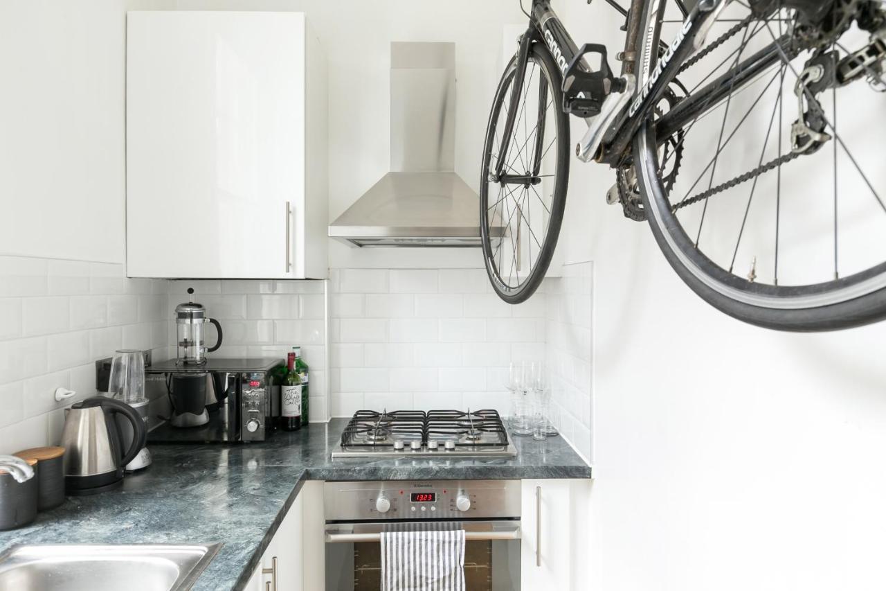 Light Filled With View Of Regents Park Appartement Londres